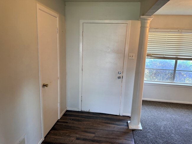 Building Photo - 4252 Candy Ln