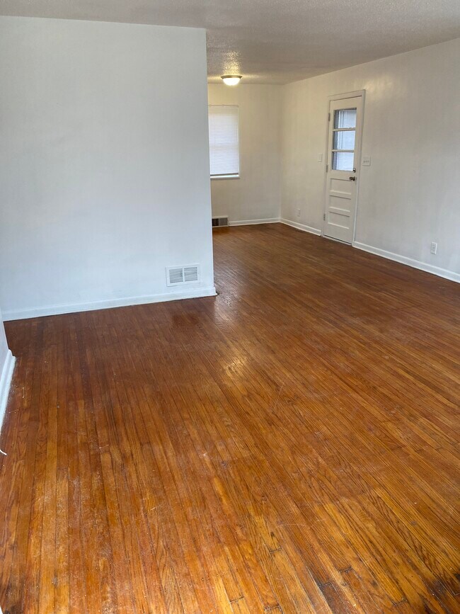 Building Photo - 2815 E 36th St