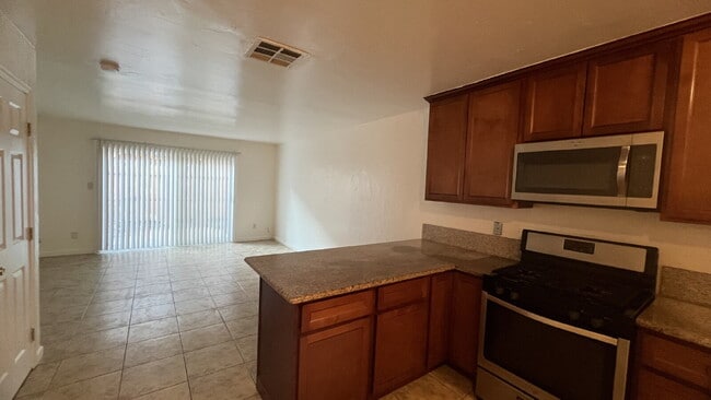 Building Photo - ** Move in special $1995 moves you in - Includes Deposit and January 2026 Rent. ** Updated interi...