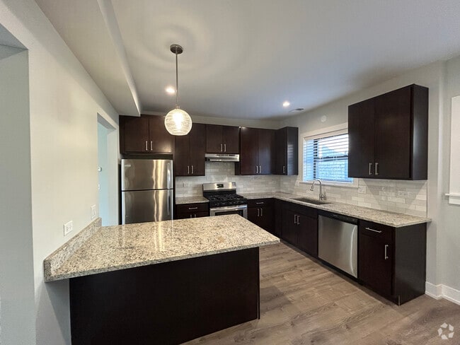 Building Photo - 1143 Maple