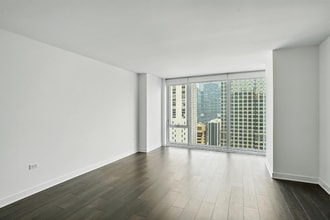 Building Photo - 7 N State St