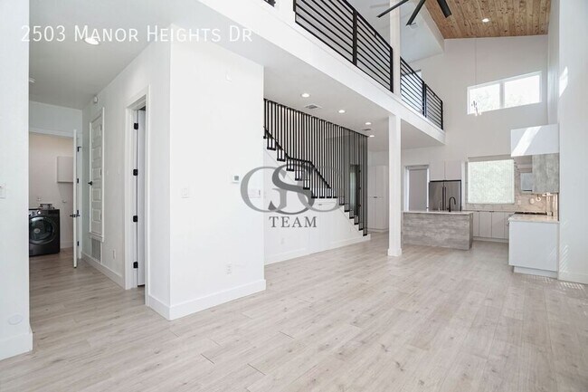 Foto del edificio - 2503 Mnr Hts Dr