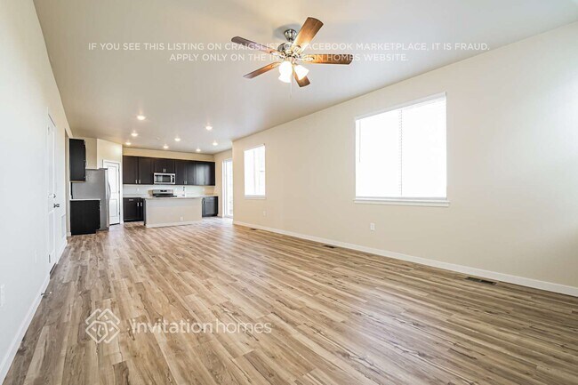 Building Photo - 850 Mesic Ln