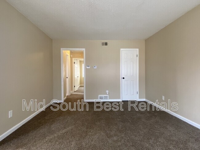 Building Photo - 3435 Arnold Rd