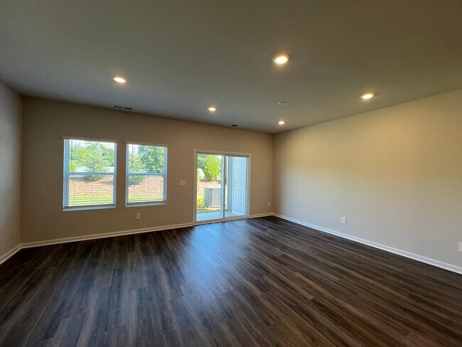 Building Photo - 3700 Backwater St