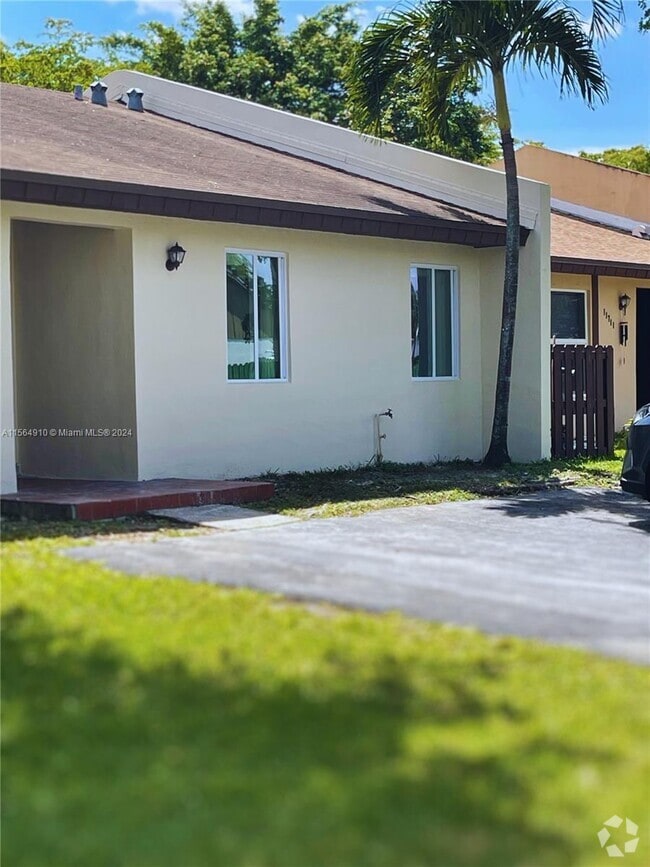 DevonAire Villas Apartments for Rent with Utilities Included Miami