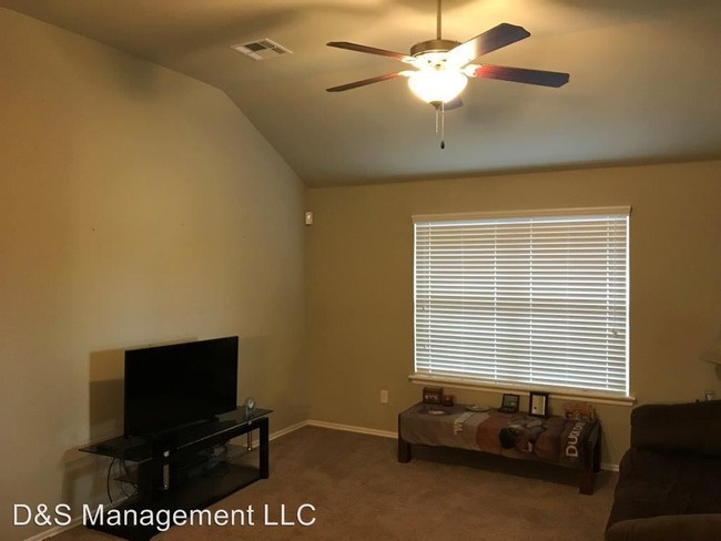 Building Photo - 3 br, 2 bath House - 3509 Green Apple
