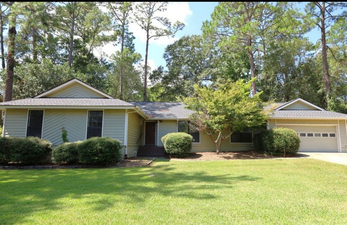 Primary Photo - 2208 Northwood Cir