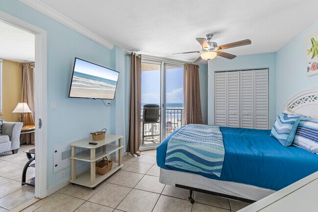 Building Photo - Oceania Beach Club 206