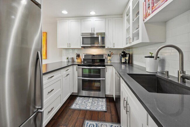 Building Photo - 7850 E. Greenlake Dr. N. 301 - 2 bedrooms