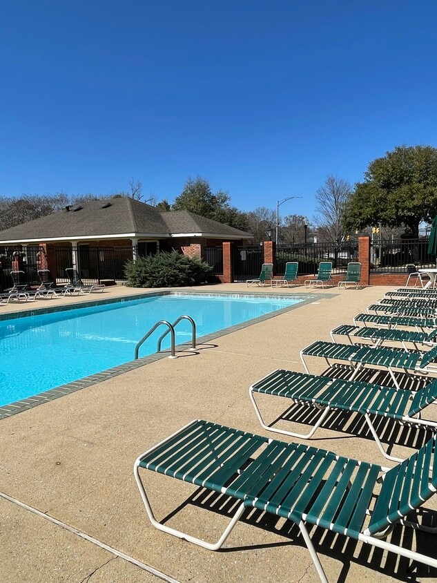 Yorktown Commons Luxury Apartments - Yorktown Commons Luxury Apartments