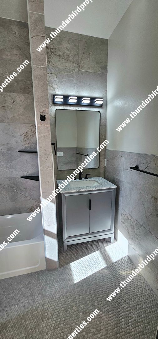 Foto del edificio - FULLY REMODELED 1-bedroom, 1-bath home with a carport