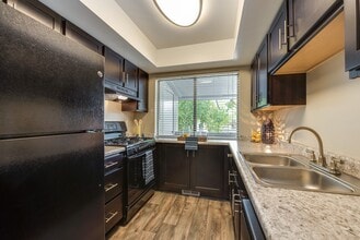 Building Photo - Miller Estates Apartments