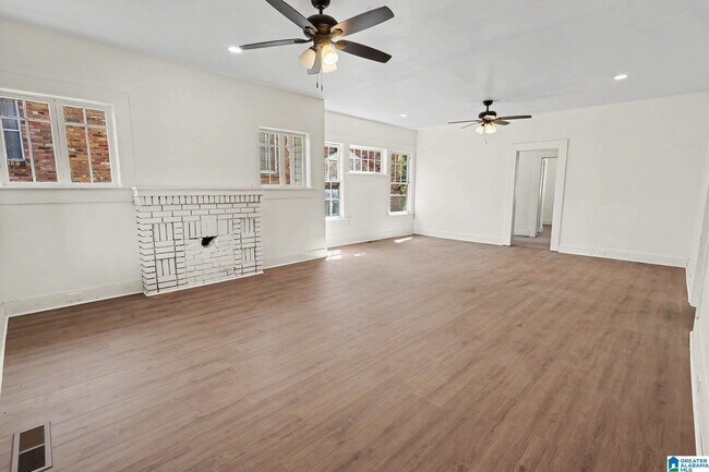 Foto del edificio - 3409 17th Ave N