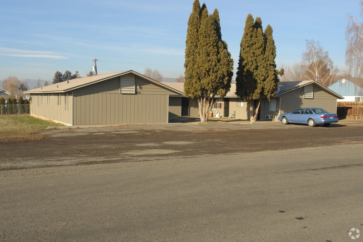 Building Photo - 406 S 66th Ave