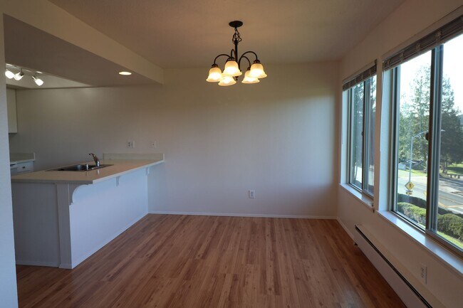 Foto del edificio - Amazing Views! 2 Bedroom Now Available!