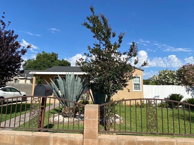 Building Photo - 11630 El Granada Ave