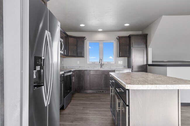 Building Photo - 3601 E Rubyred Dr