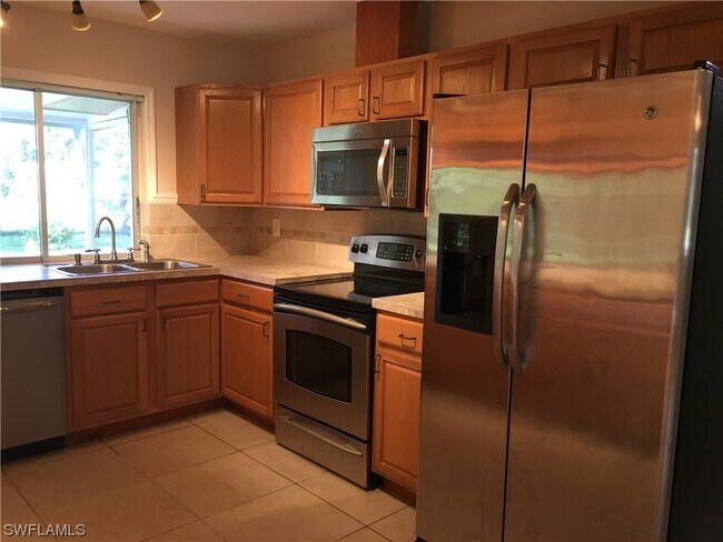 Foto del edificio - 802 SE 32nd St