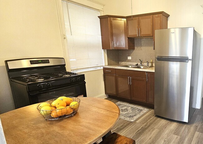 Foto del edificio - 7712 S Carpenter St