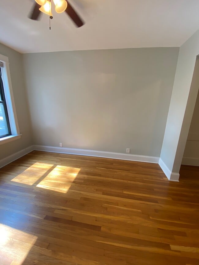 Foto del edificio - 1318 W Waveland Ave