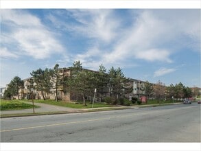 Building Photo - 15 Highfield Park Dr