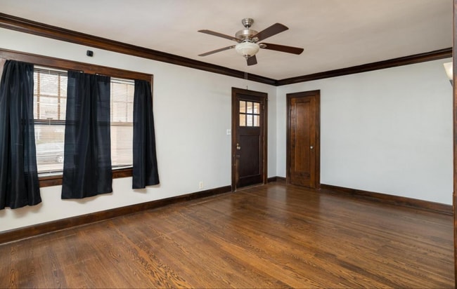 Building Photo - Quaint home in a quiet neighborhood
