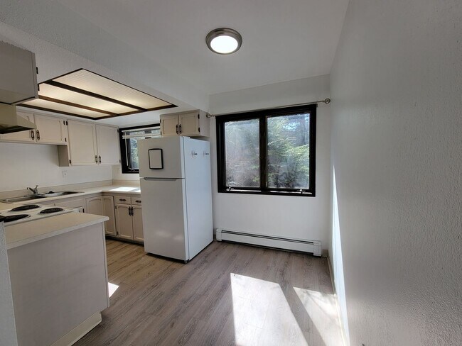 Foto del edificio - 8721 Gail Ave