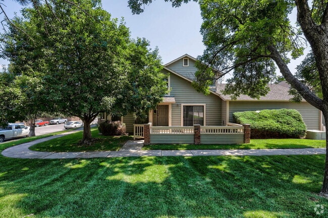 Building Photo - Comfortable 2BR + Loft Home — Close to For...