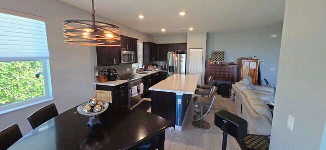Foto del edificio - 12737 NW Milestone Pl