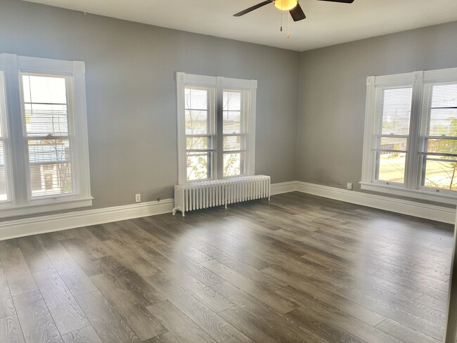 Living Room - 207 Washington St