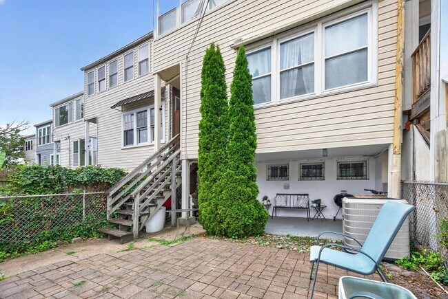 Foto del edificio - 4715 Piney Branch Rd NW