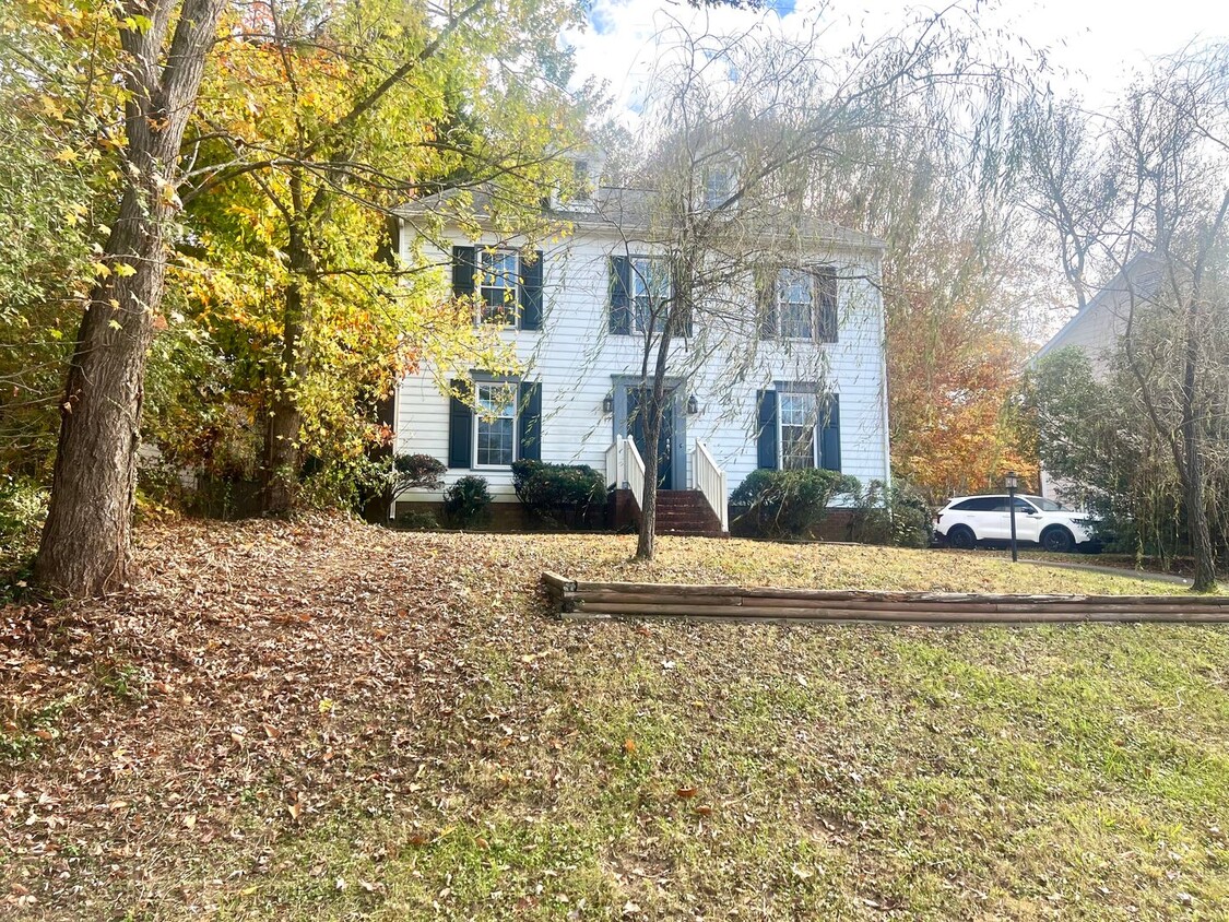 Primary Photo - 3Br 2Ba Home with Fenced Backyard