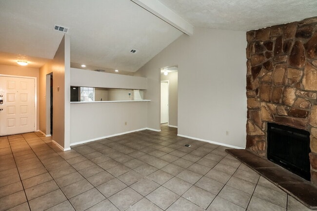 Foto del edificio - 14871 Shottery Dr