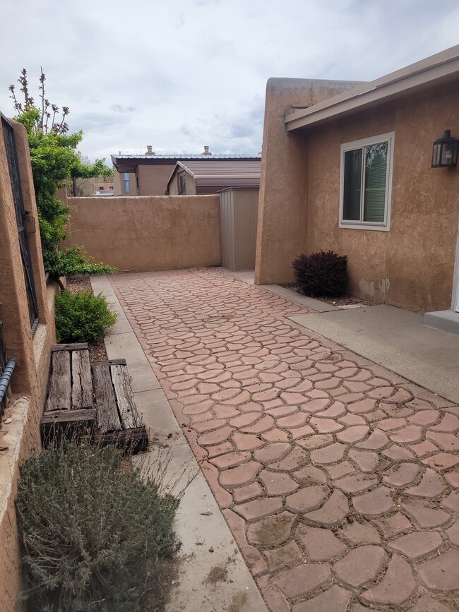 Building Photo - 1319 Pacheco Ct