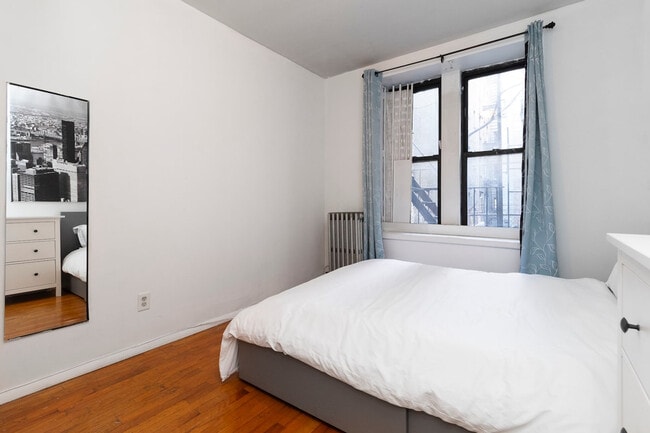 Building Photo - 1213 Park Ave