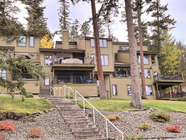 Building Photo - Fully furnished 2+ bed/2.5 bath on Flathead Lake (Available September thru May)