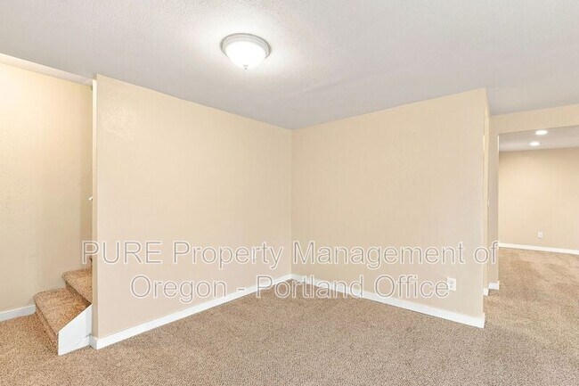 Foto del edificio - 10806 NE Prescott St