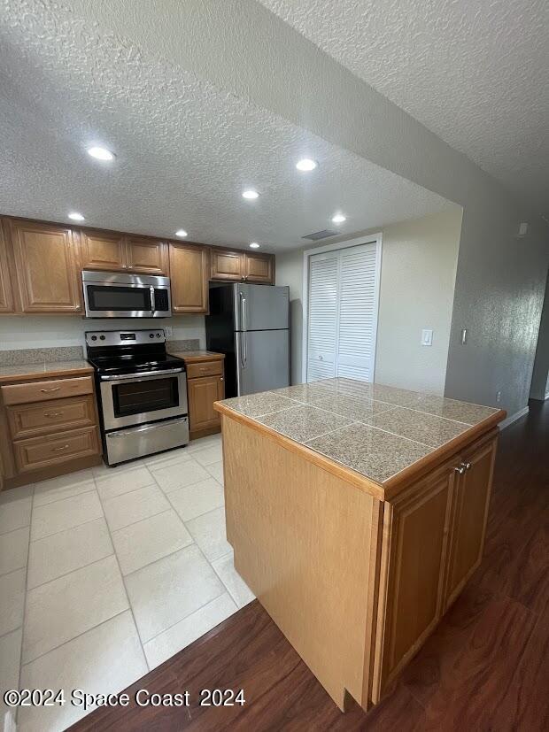 Building Photo - 503 Summerset Ct