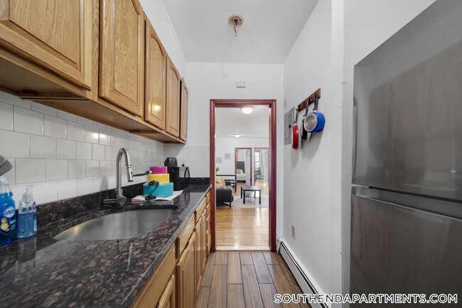 Building Photo - 871 Harrison Ave