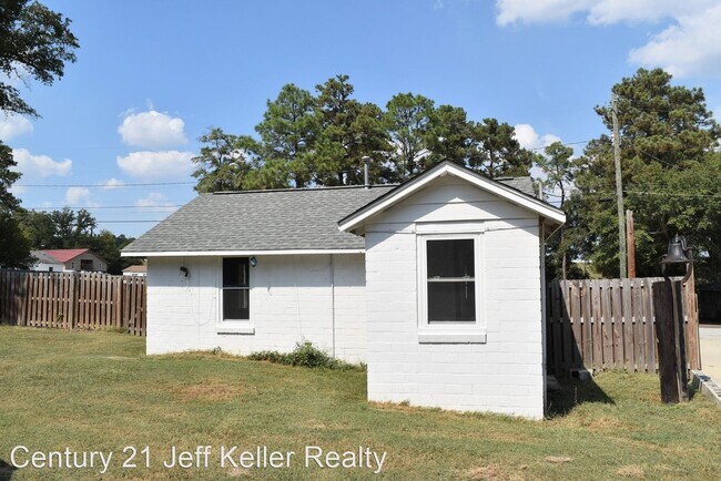 Building Photo - 1 br, 1 bath House - 2130 Howard Rd