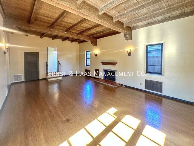 Foto del edificio - 601 Termino Ave