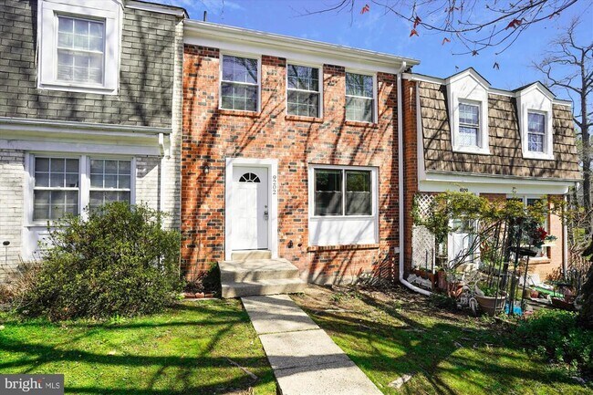 Foto del edificio - 9202 Sprucewood Rd