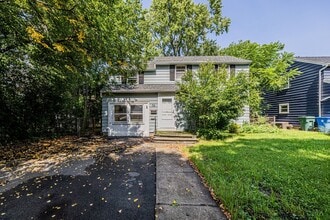 Building Photo - 58 Stanford Rd W