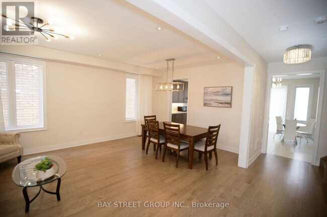 Photo du bâtiment - ROOM - ROOM 152 BEN SINCLAIR AVENUE