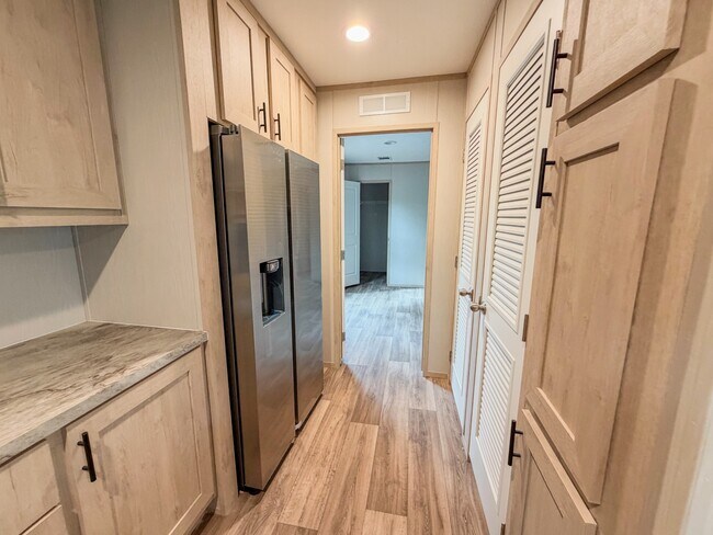 Foto del edificio - 82 Edinburgh Dr SW