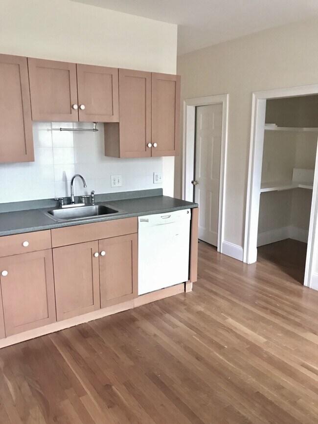 Foto del edificio - 14 Schiller St