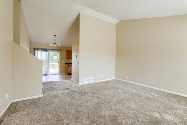 Building Photo - Charming Multi-Level ]Near Parks and Lakes!!