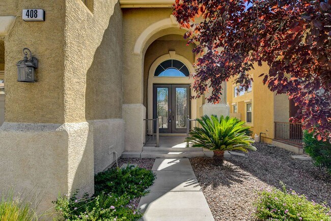 Building Photo - Stunning Summerlin Pool Home!