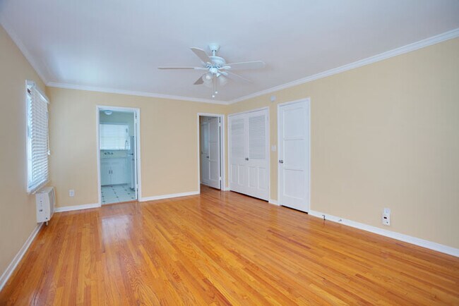Building Photo - 682 Mira Monte Pl
